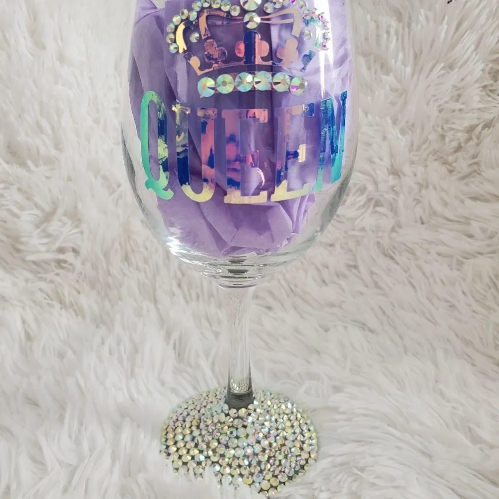 Elegant Queen Rhinestone Wine Glass
